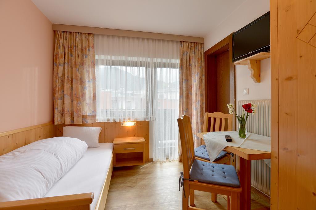 Gaestehaus Sillaber-Gertraud Nuck Söll Chambre photo
